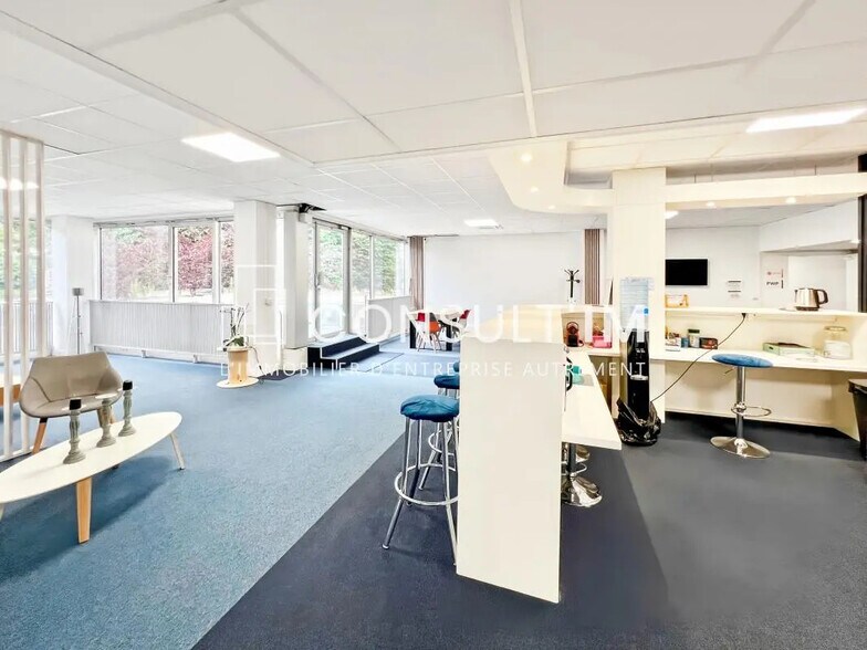 Office in Suresnes for sale - Building Photo - Image 3 of 8