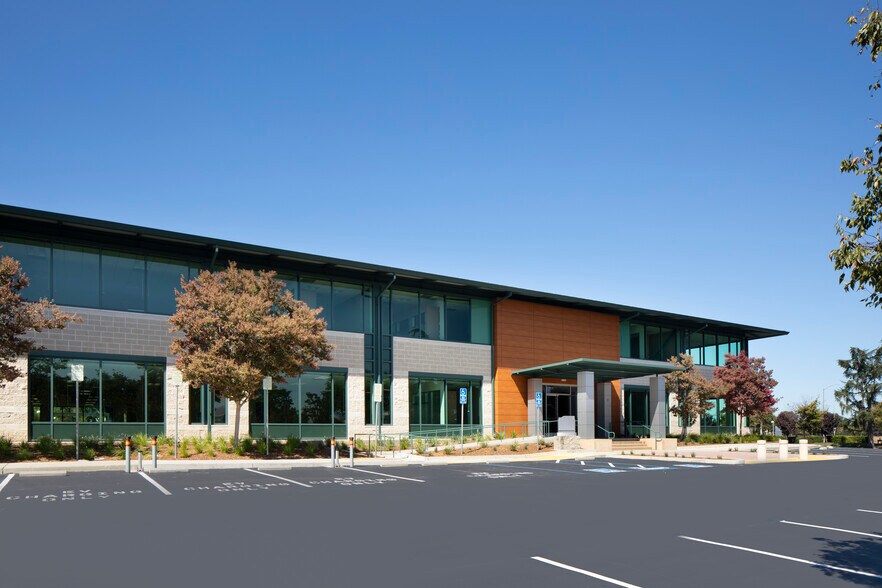 1033 McCarthy Blvd, Milpitas, CA à louer - Photo du bâtiment - Image 2 de 6