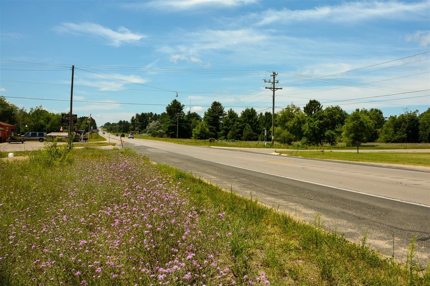 10965 US-31 Hwy, Interlochen, MI à vendre - Photo du b timent - Image 1 de 1