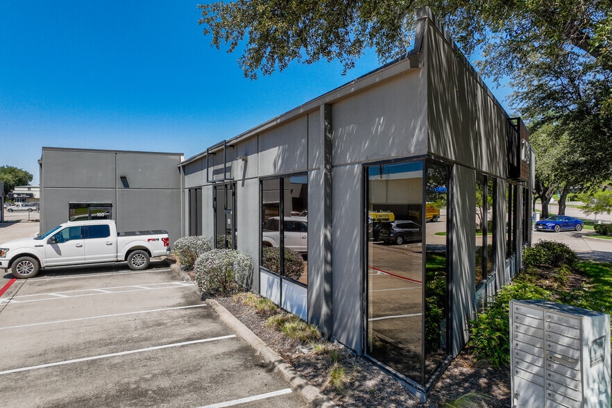 1911 Old Denton Rd, Carrollton, TX for lease - Building Photo - Image 2 of 20