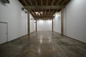 1824 Spring St, Houston, TX for lease Interior Photo- Image 2 of 4