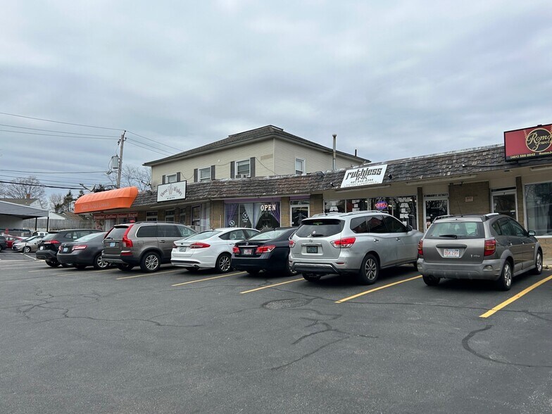 39 Greenville Ave, Johnston, RI à louer - Photo du bâtiment - Image 3 de 14