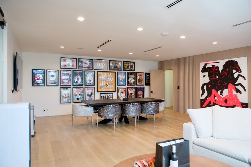 648 N St. Andrews Pl, Los Angeles, CA à vendre - Photo du bâtiment - Image 2 de 21