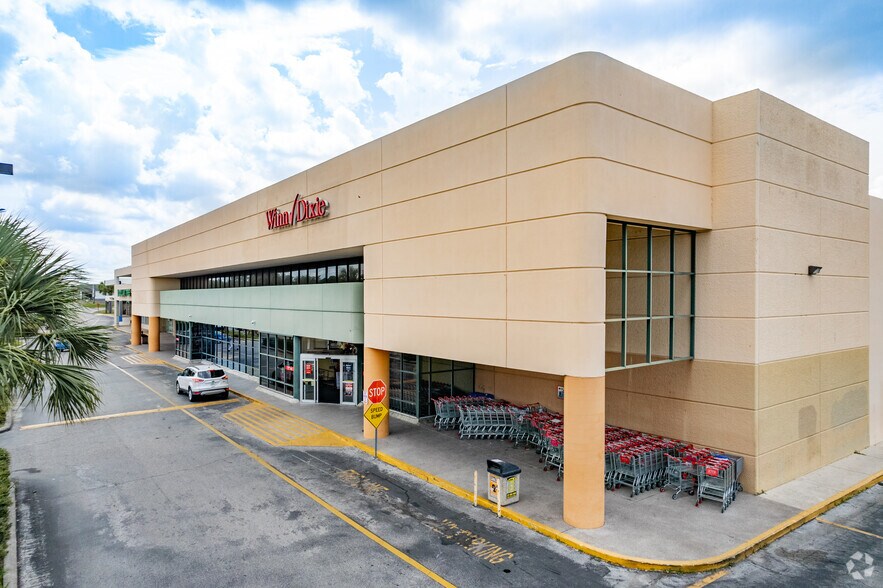 6400 Massachusetts Ave, New Port Richey, FL à louer - Photo principale - Image 1 de 21