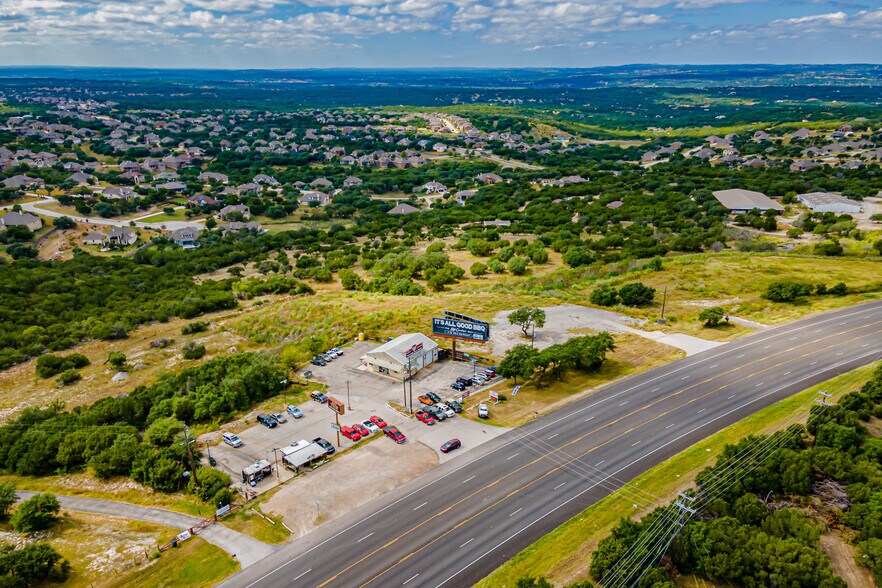 21601 W State Hwy 71, Spicewood, TX à vendre - Photo du bâtiment - Image 3 de 77