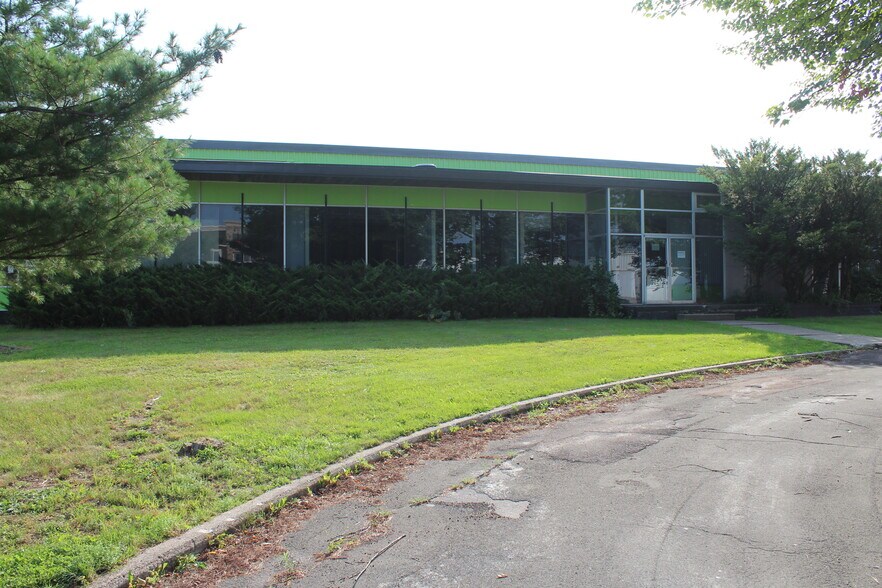 71 Loftus St, Moncton, NB à louer - Photo du bâtiment - Image 2 de 8