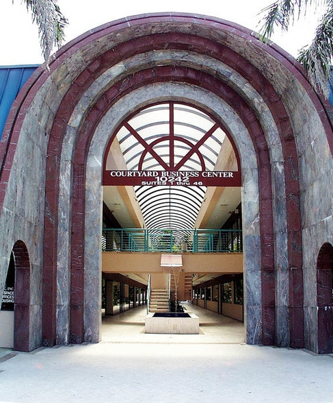 10190-10300 NW 47th St, Sunrise, FL for lease - Building Photo - Image 2 of 21