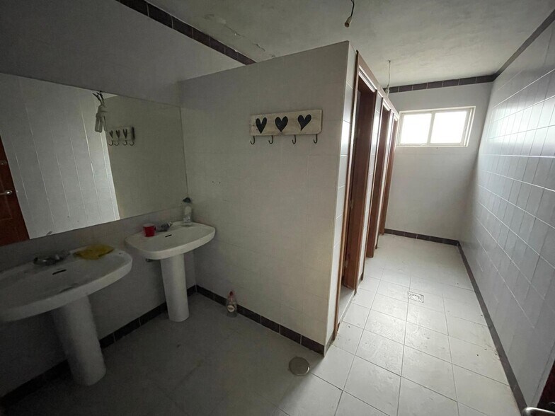 Industriel dans Cáceres, Cáceres à vendre - Photo du bâtiment - Image 3 de 5