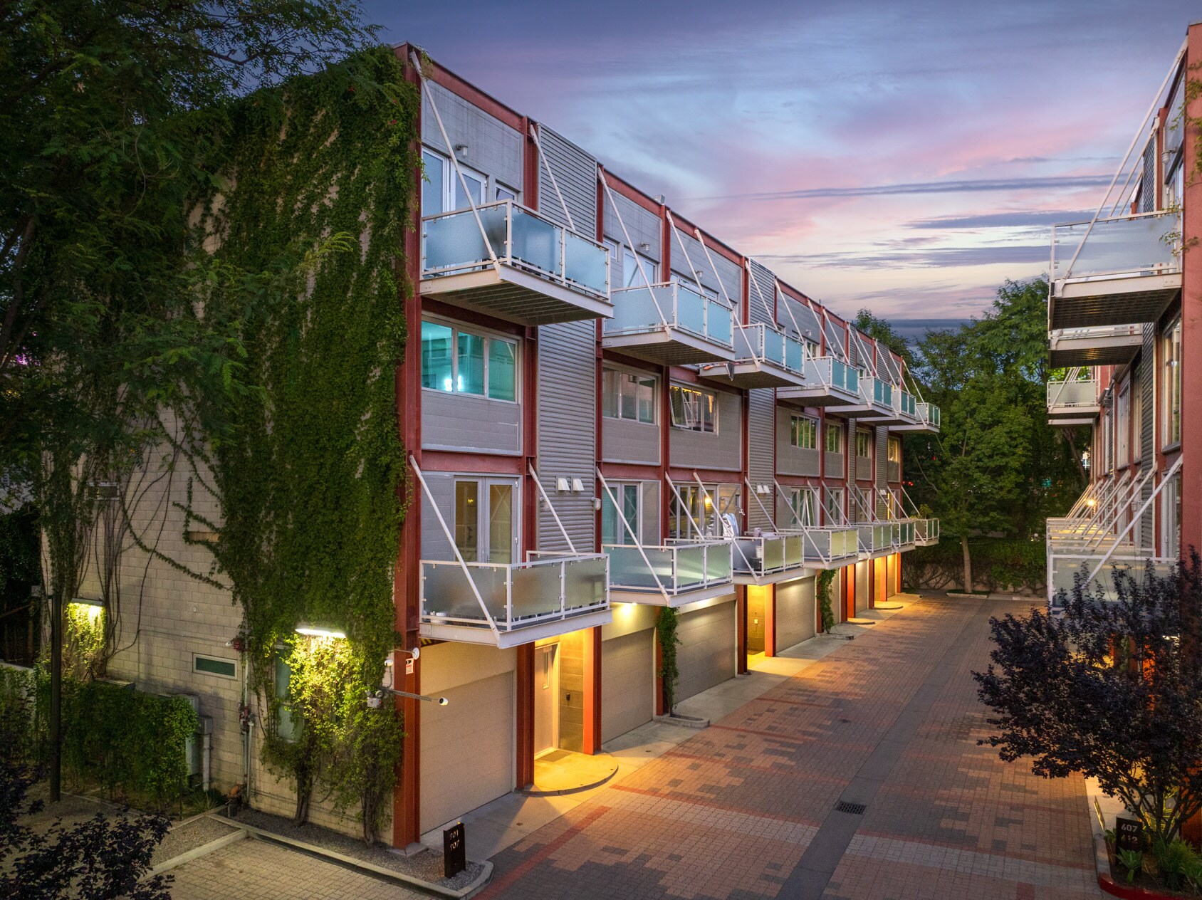 3450 Cahuenga Blvd W, Los Angeles, CA à vendre Photo du bâtiment- Image 1 de 17