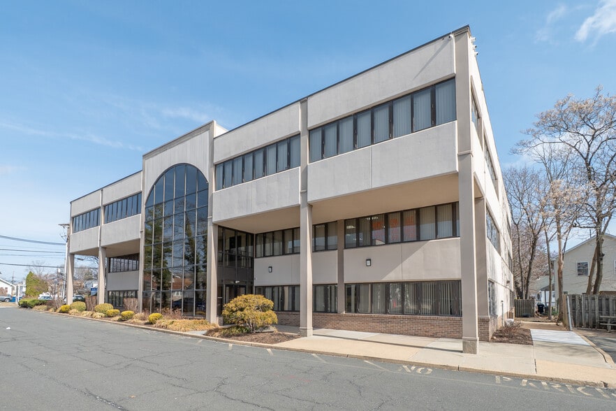 622 Georges Rd, North Brunswick, NJ for sale - Building Photo - Image 2 of 10
