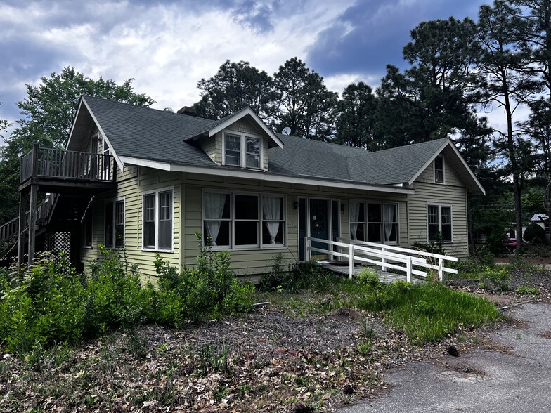 470 NW Broad St, Southern Pines, NC for sale - Building Photo - Image 1 of 1