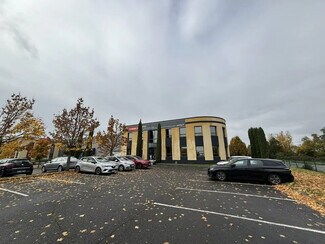 Plus de détails pour Local d'activités à louer