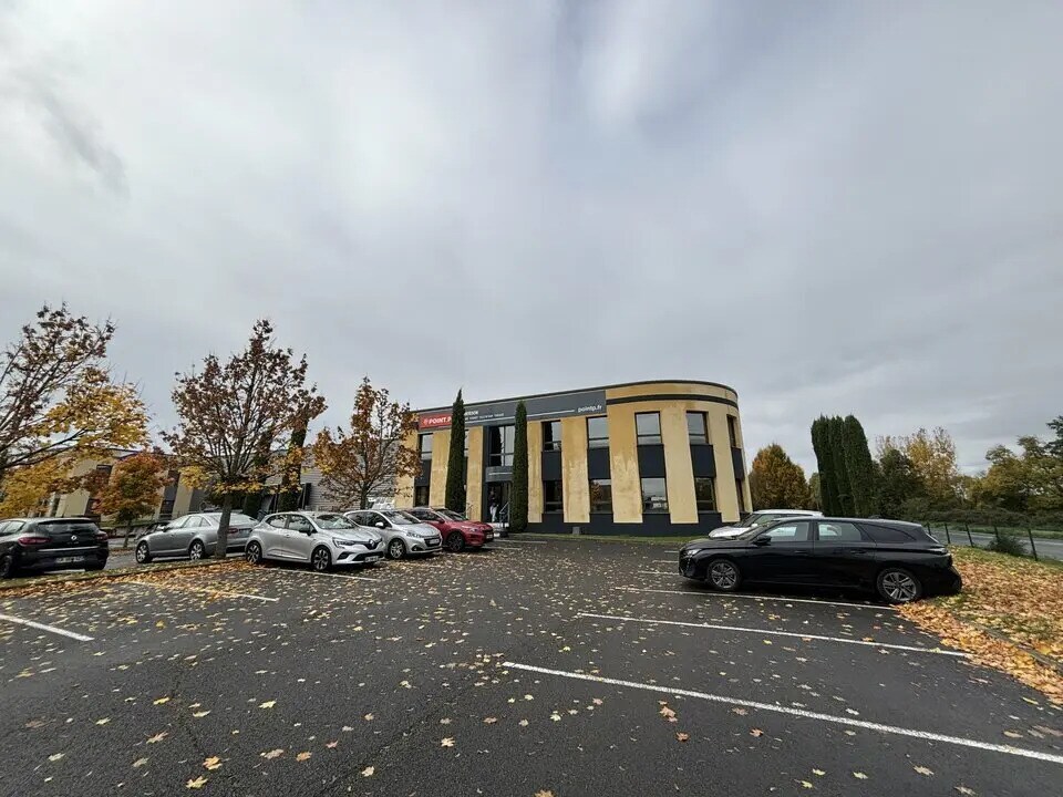 109 Impasse De Chavanne, Arnas for lease Primary Photo- Image 1 of 16