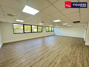 511 Route De La Seds, Vitrolles à louer Photo intérieure- Image 2 de 4