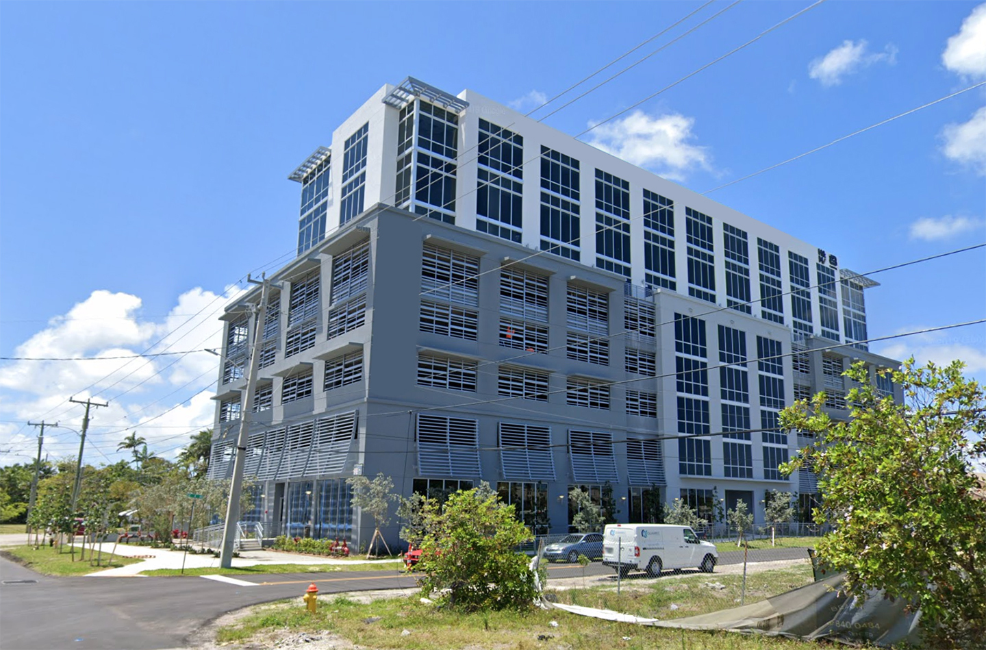 800 SE 4th Ave, Hallandale Beach, FL for lease Primary Photo- Image 1 of 16