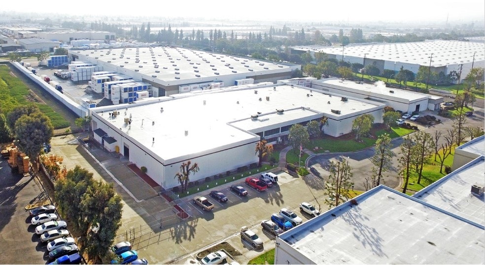 14055 Laurelwood Pl, Chino, CA for lease - Building Photo - Image 2 of 6