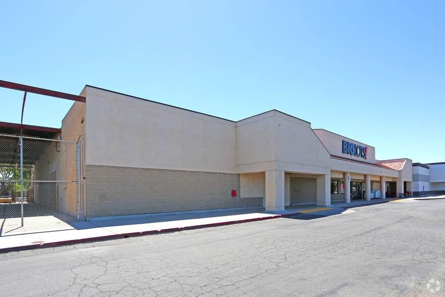 4751 White Ln, Bakersfield, CA for lease - Primary Photo - Image 2 of 8