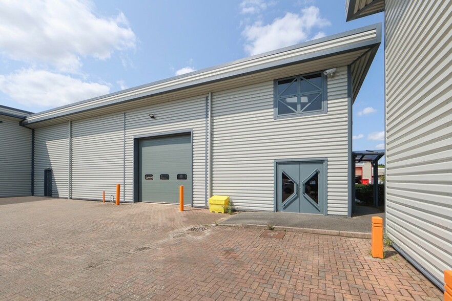 St. Johns Court Foster Road Ashford Business Park, Ashford for lease - Building Photo - Image 3 of 4