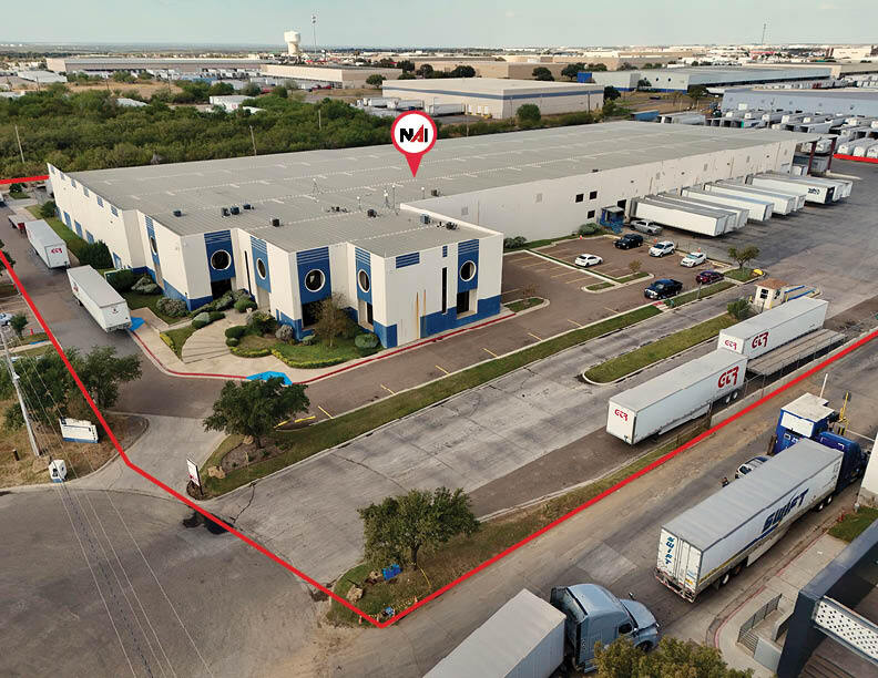 12018 Auburn Rd, Laredo, TX à louer Aérien- Image 1 de 8