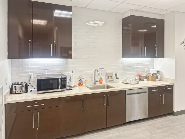 7455 Arroyo Crossing Pky, Las Vegas, NV à louer - Photo intérieure - Image 3 de 15
