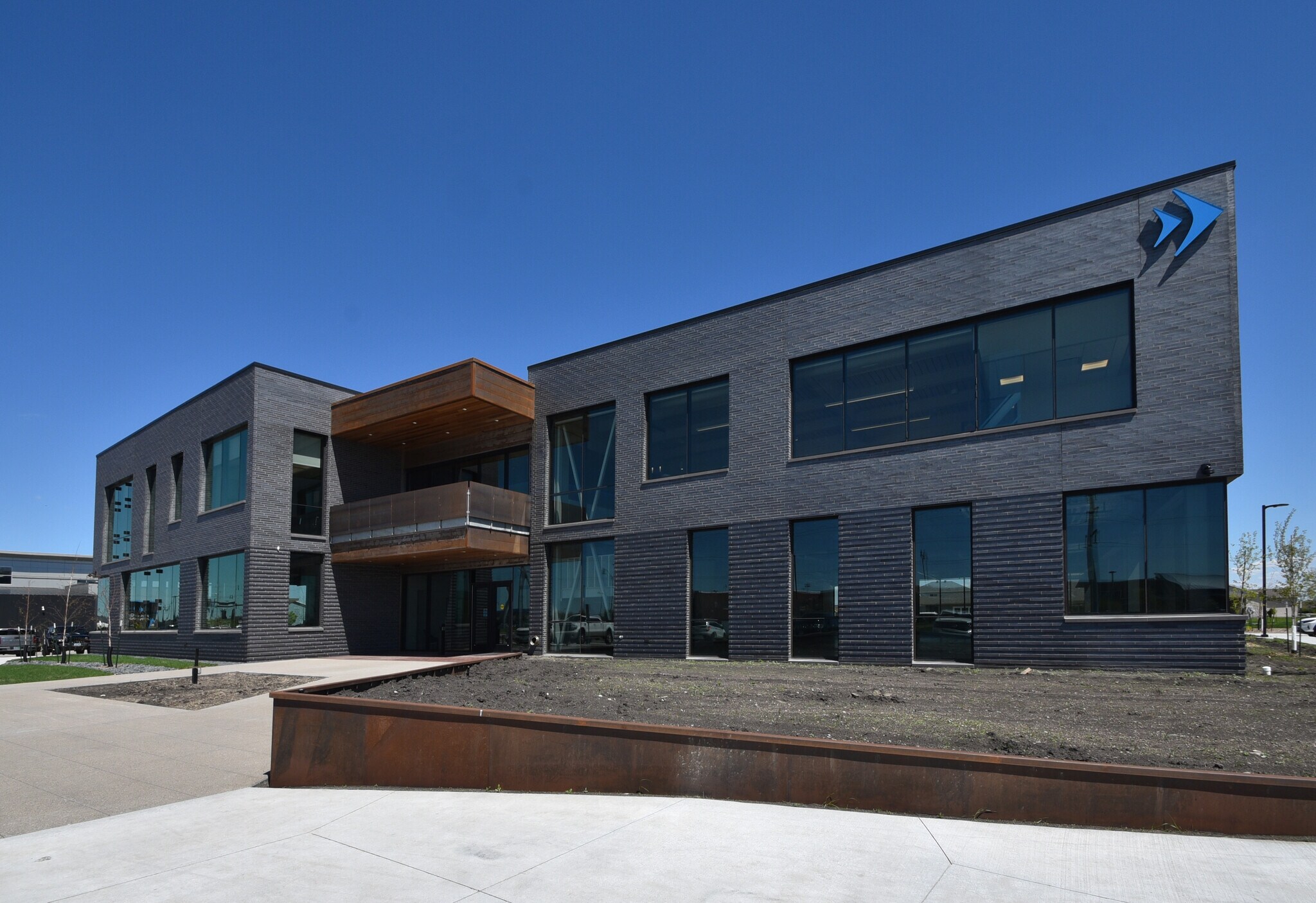 5651 38th St S, Fargo, ND for lease Primary Photo- Image 1 of 10