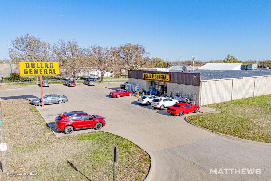 Dollar General Portfolio portfolio of 3 properties for sale on LoopNet.ca - Building Photo - Image 2 of 3
