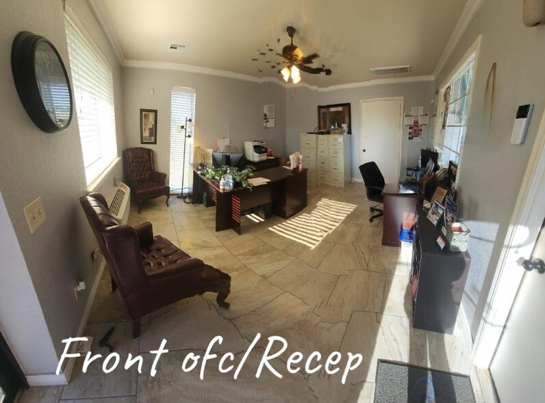 511 Tower Cir, Oklahoma City, OK for lease - Lobby - Image 2 of 5