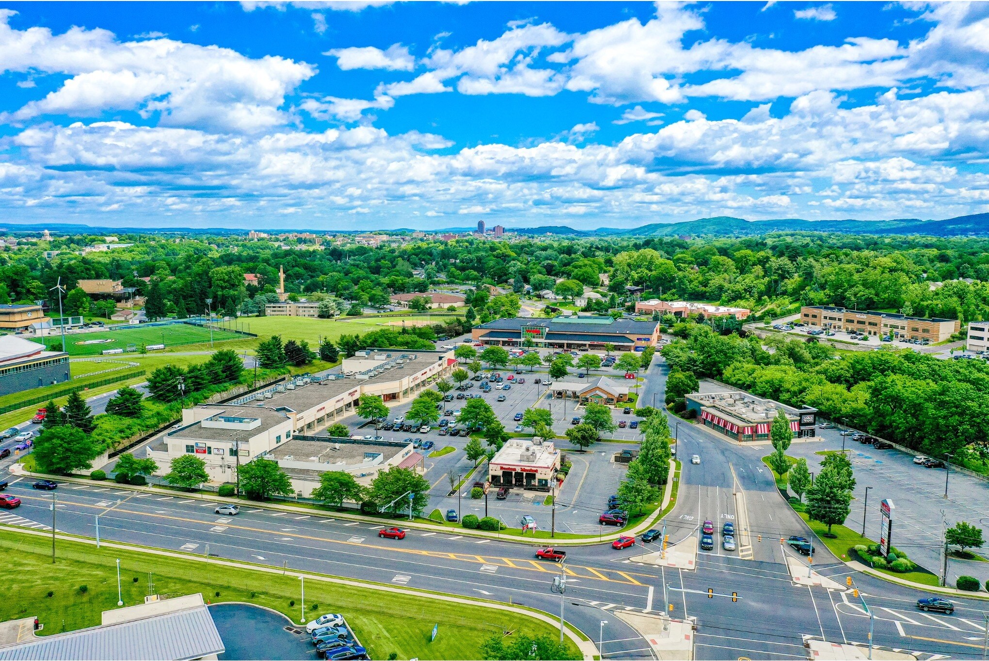 301-361 S Cedar Crest Blvd, Allentown, PA à louer Photo du bâtiment- Image 1 de 2