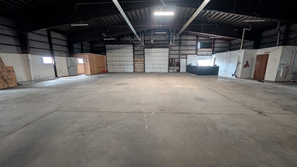 13887 N 1000 East Rd, Bloomington, IL à louer - Photo du bâtiment - Image 2 de 3