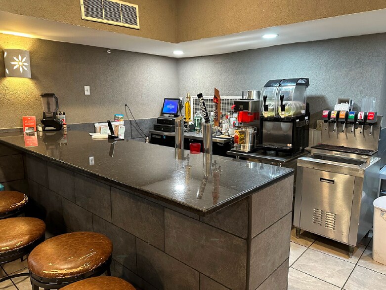 7014 Chippewa St, Saint Louis, MO à vendre - Photo du bâtiment - Image 2 de 4