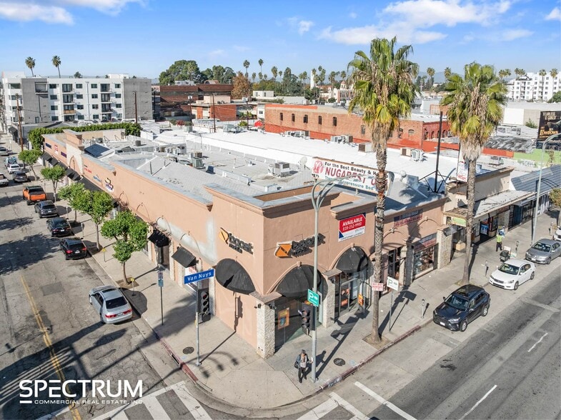 6451-6453 Van Nuys Blvd, Van Nuys, CA for lease - Building Photo - Image 2 of 28
