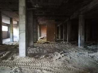 Plus de détails pour Multi-résidentiel à vendre