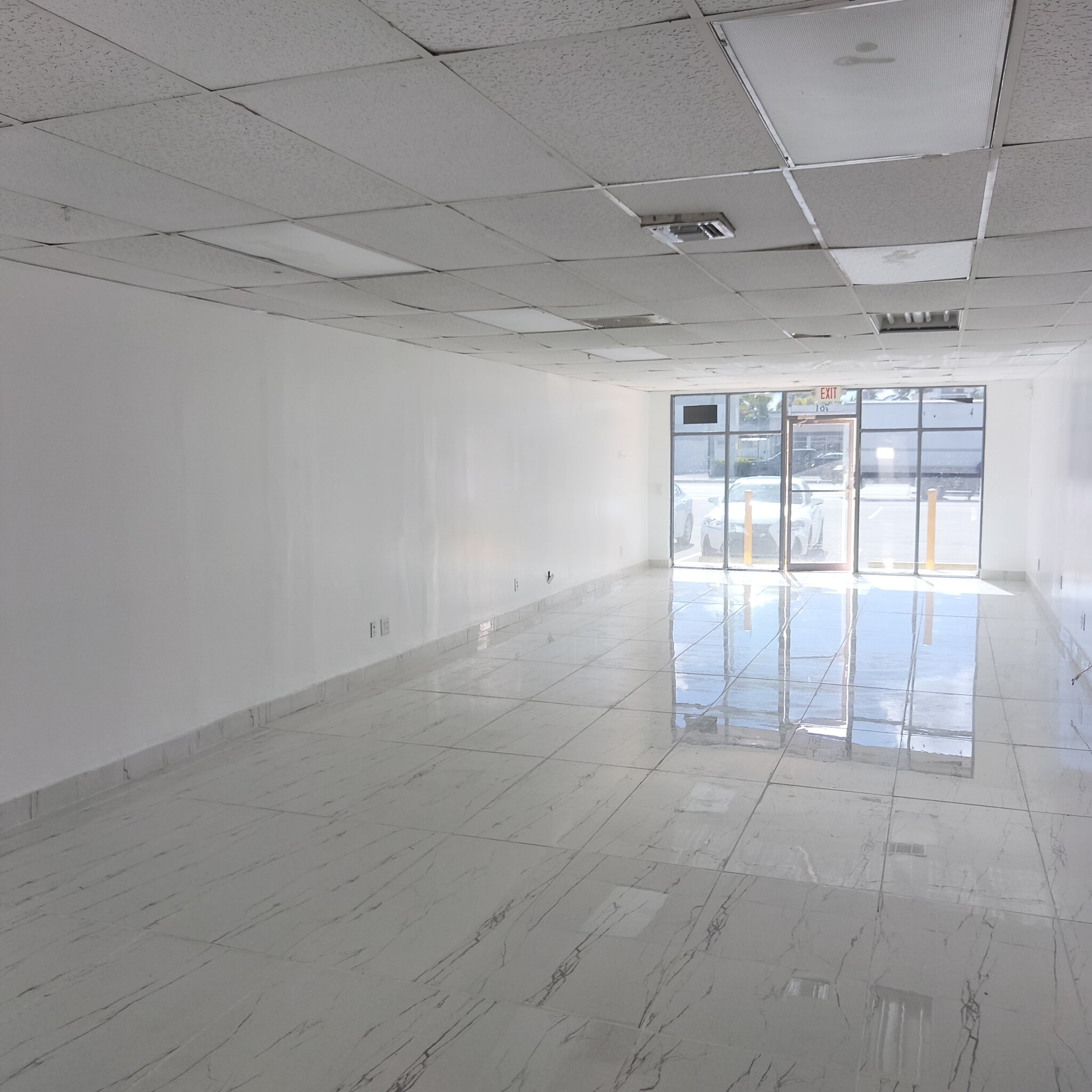 781 W Oakland Park Blvd, Oakland Park, FL for lease Interior Photo- Image 1 of 4