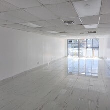 781 W Oakland Park Blvd, Oakland Park, FL for lease Interior Photo- Image 1 of 4