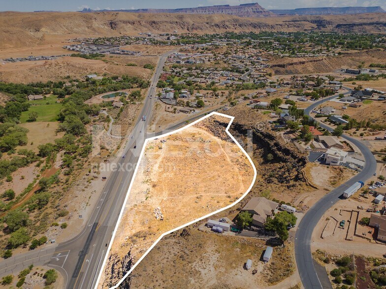 1600 S Toquerville Blvd, Toquerville, UT à louer - Photo du bâtiment - Image 3 de 8