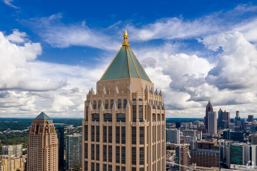 1201 W Peachtree St NW, Atlanta, GA à louer - Photo du bâtiment - Image 2 de 19