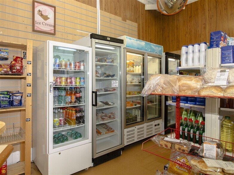 Foyers Stores and Waterfall Café, Foyers à vendre - Photo du bâtiment - Image 3 de 22