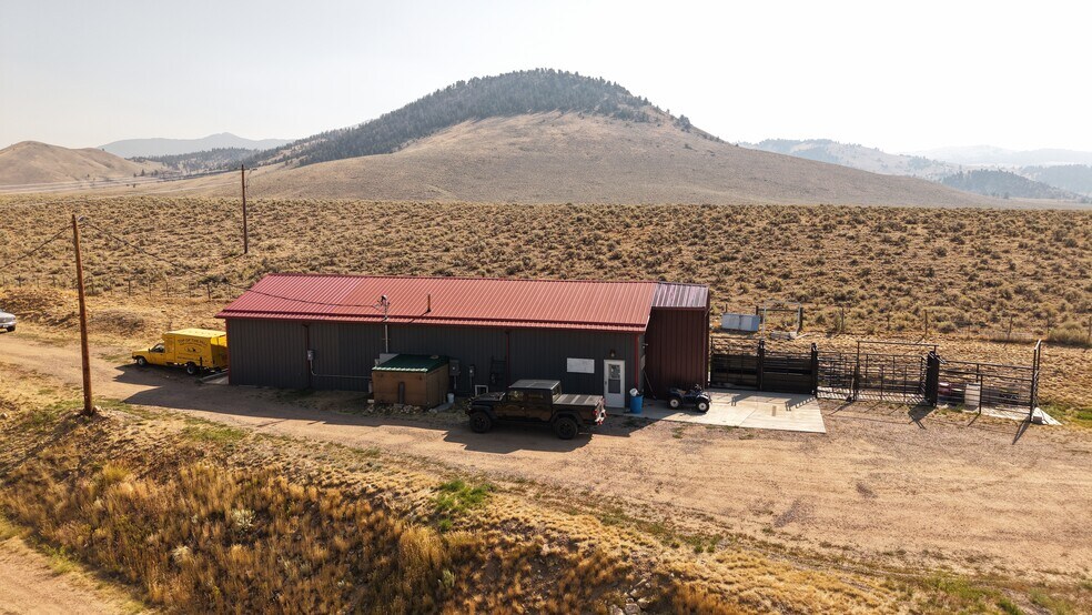 2900 Pioneer Mountains Scenic By-Way Way, Polaris, MT à vendre - Photo du bâtiment - Image 2 de 11