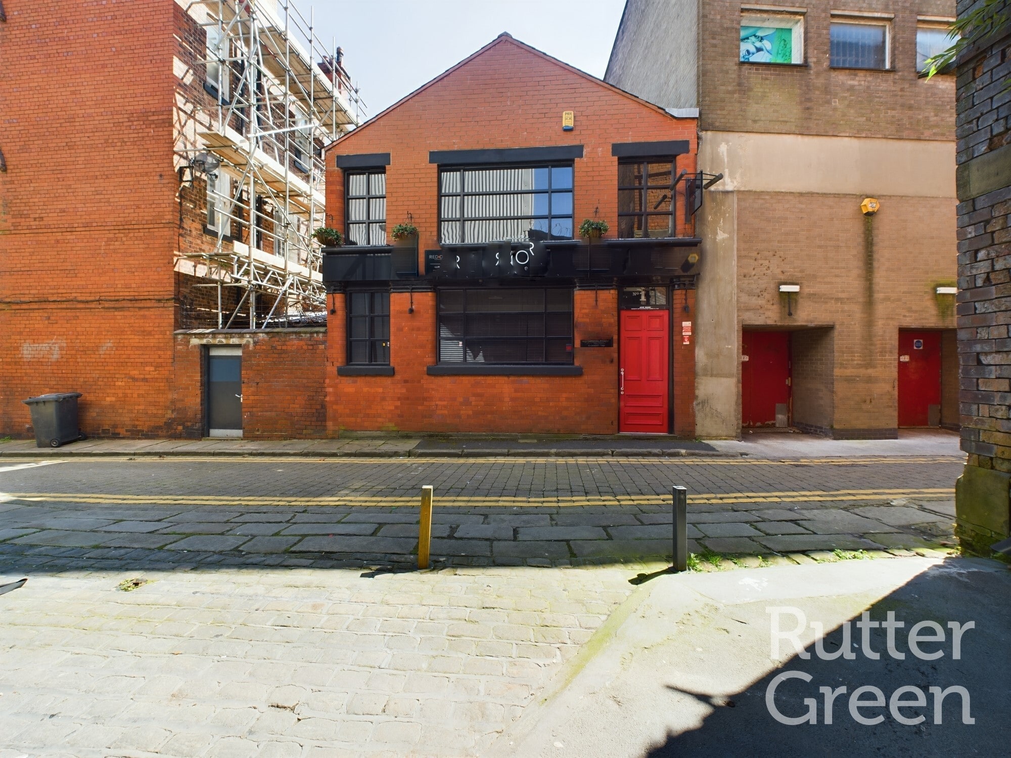 1 College Ave, Wigan à vendre Photo principale- Image 1 de 4