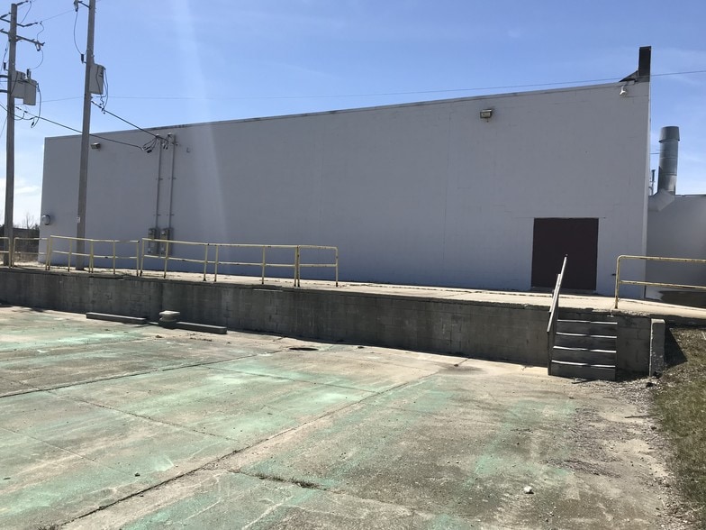 9840 S 27th St, Oak Creek, WI for lease - Building Photo - Image 3 of 32