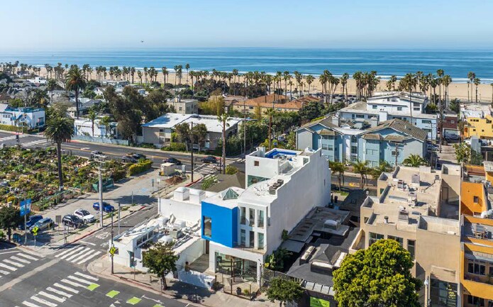2224 Main St, Santa Monica, CA à vendre - Photo du bâtiment - Image 3 de 28