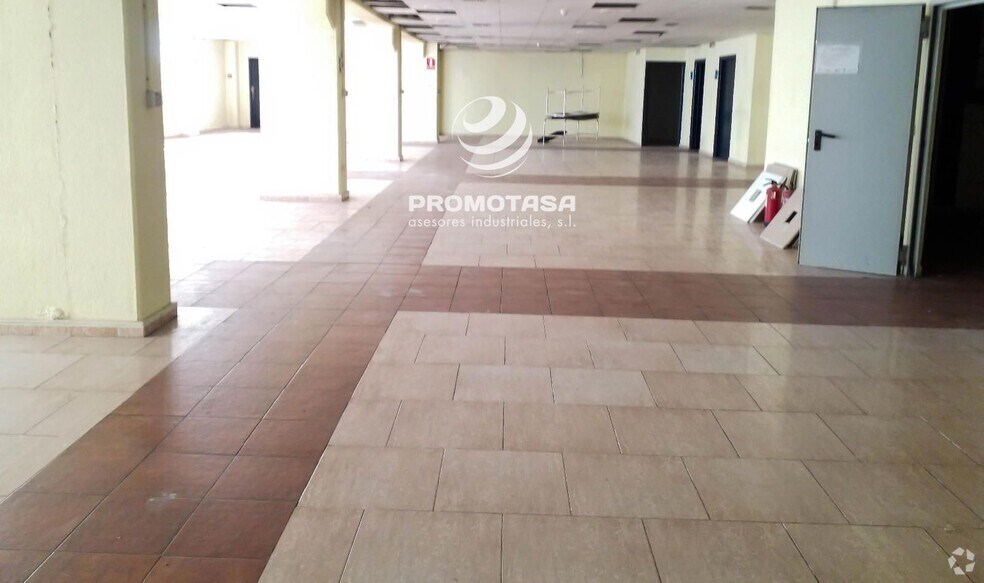 Industriel dans Rivas-Vaciamadrid, Madrid à louer - Photo du bâtiment - Image 2 de 7