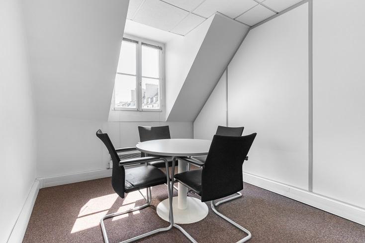 57 Rue D'Amsterdam, Paris à louer - Photo du bâtiment - Image 2 de 21