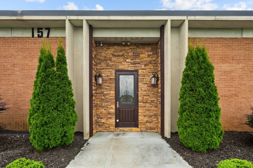 157 Industrial Dr, King, NC for lease - Building Photo - Image 3 of 34