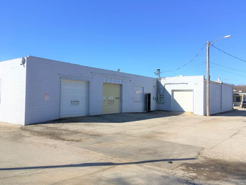 5805-5809 Merriam Dr, Merriam, KS for lease - Building Photo - Image 2 of 19