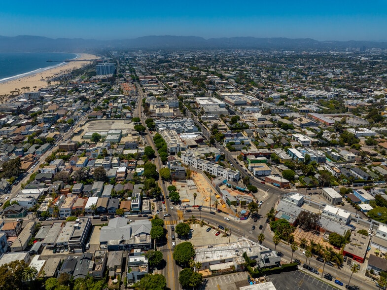 881 Abbot Kinney blvd, Venice, CA for sale - Building Photo - Image 3 of 3