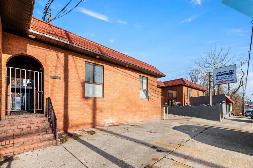 5091 Umbria St, Philadelphia, PA à louer - Photo du bâtiment - Image 3 de 3