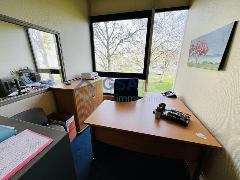 Bureau dans Évry-Courcouronnes à vendre - Photo intérieure - Image 2 de 8