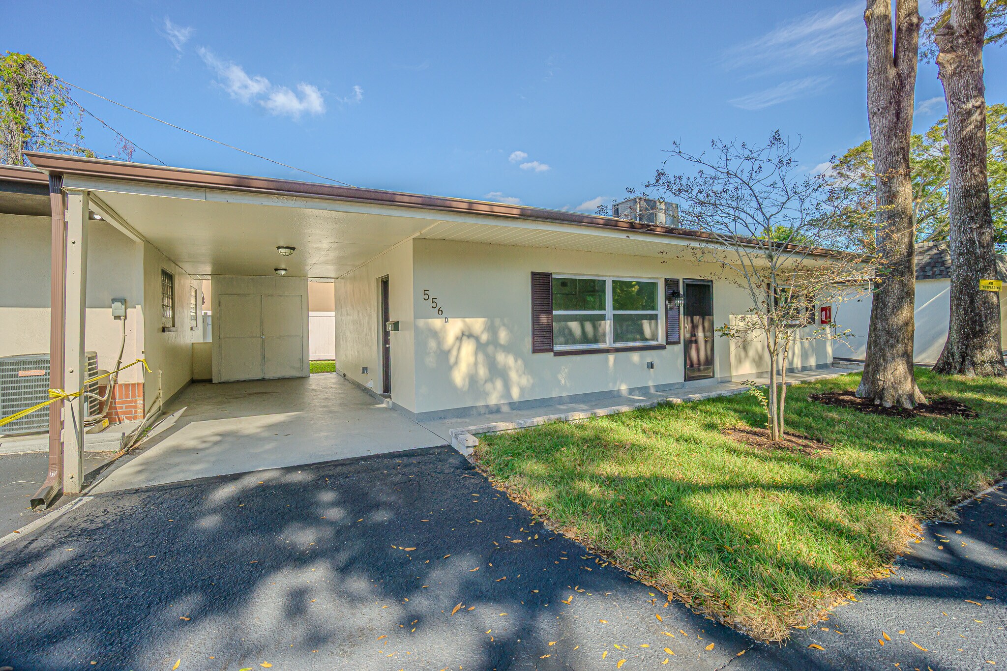556-558 Clearwater Largo Rd, Largo, FL for lease Primary Photo- Image 1 of 3