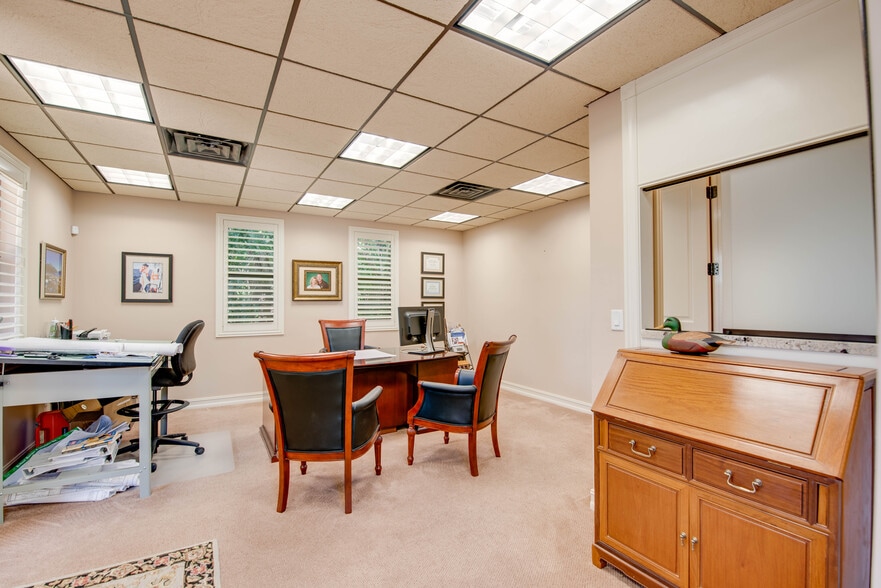 87847 Overseas Hwy, Islamorada, FL for sale - Interior Photo - Image 2 of 46